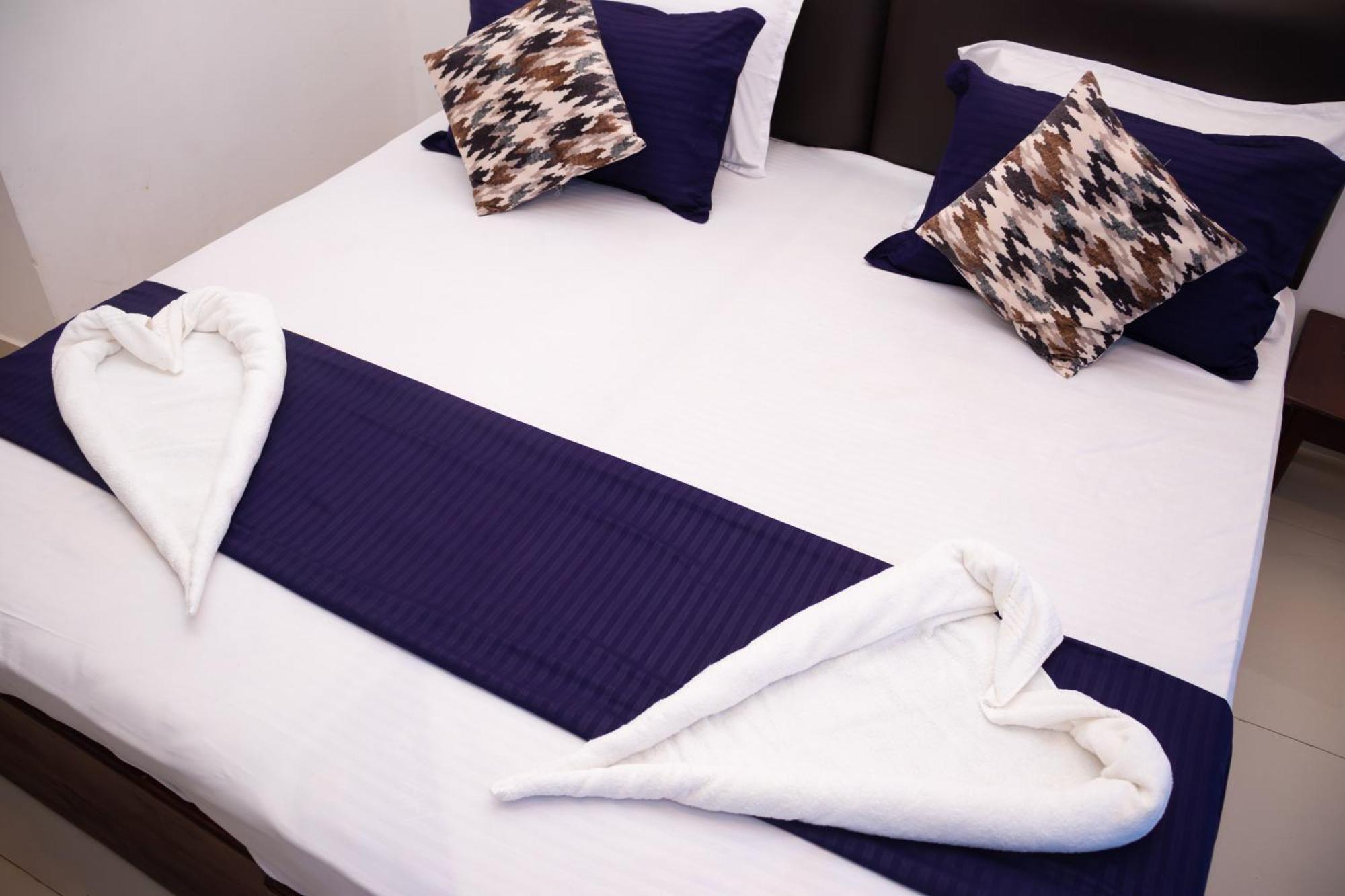 Hotel Woodnest Windmill Negombo
