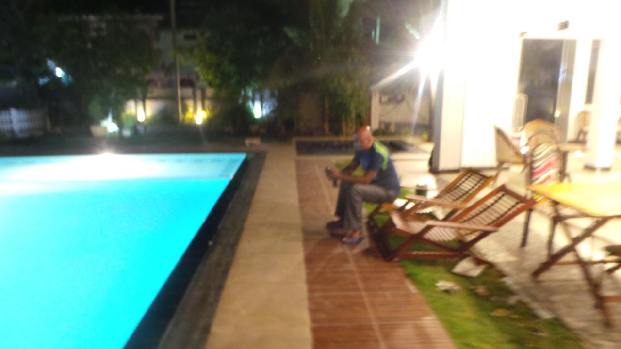 Hotel Woodnest Windmill Negombo