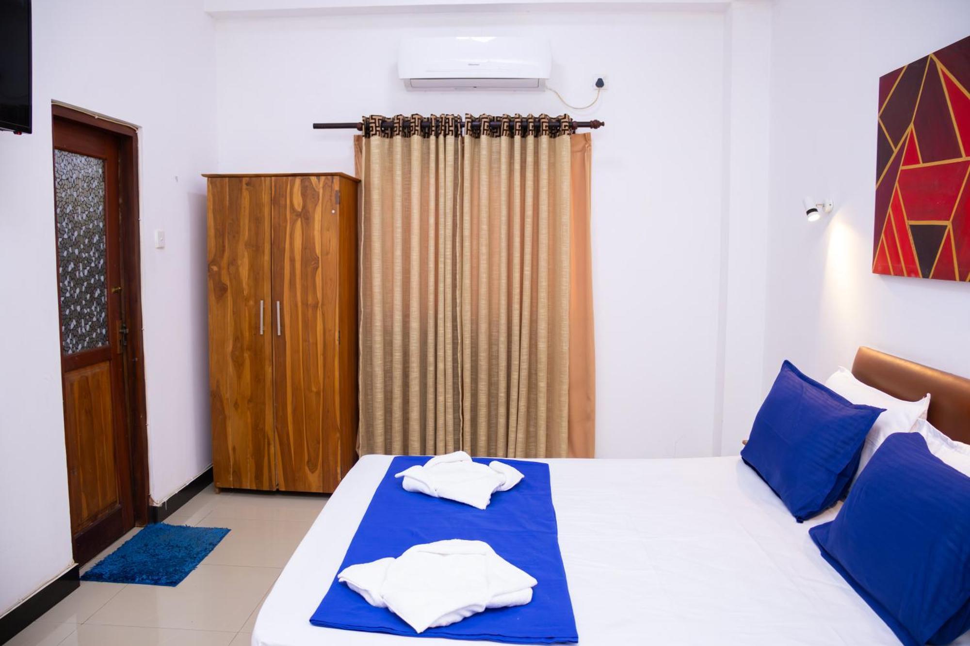Hotel Woodnest Windmill Negombo