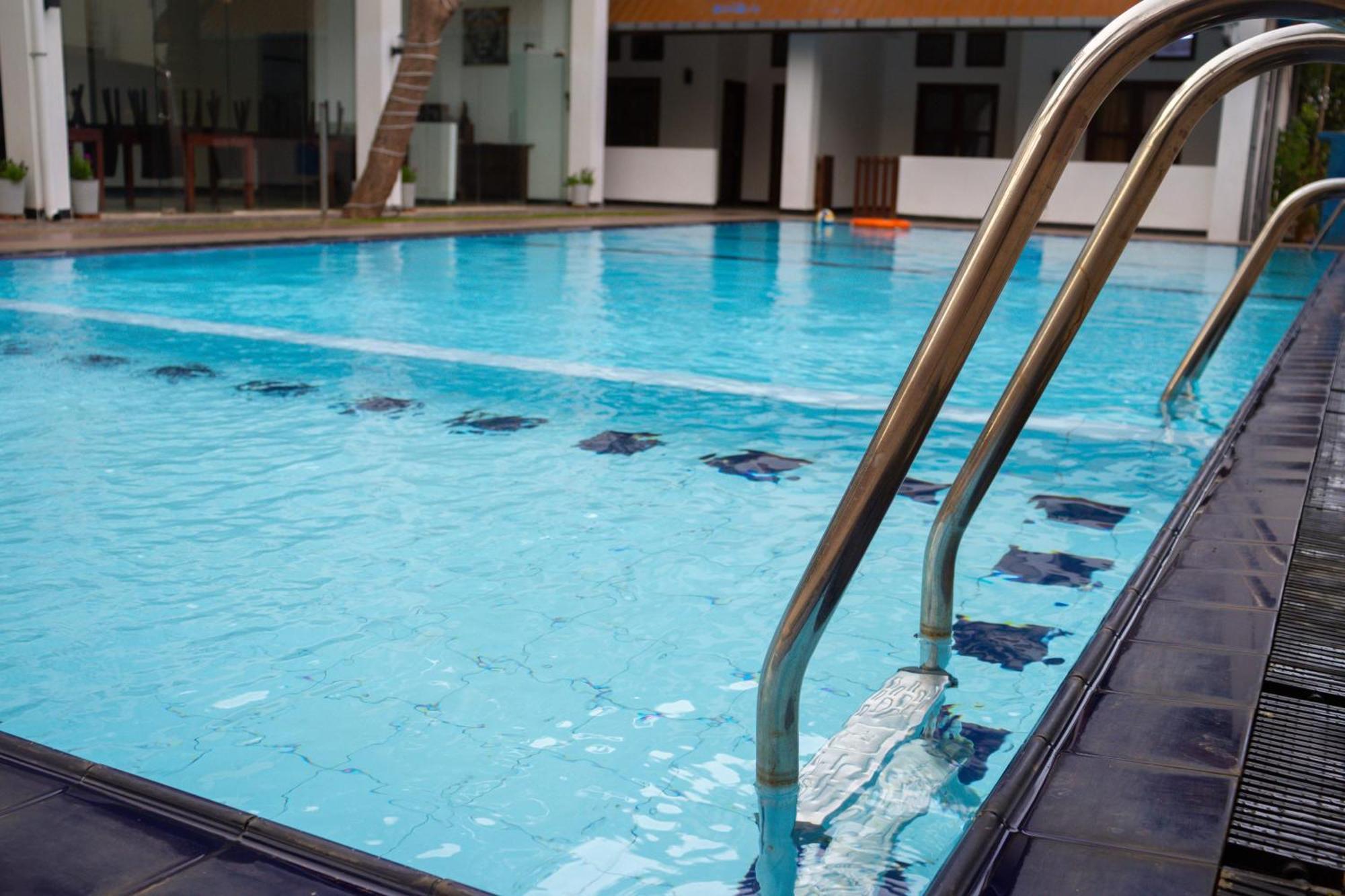 Woodnest Windmill Hotel Negombo