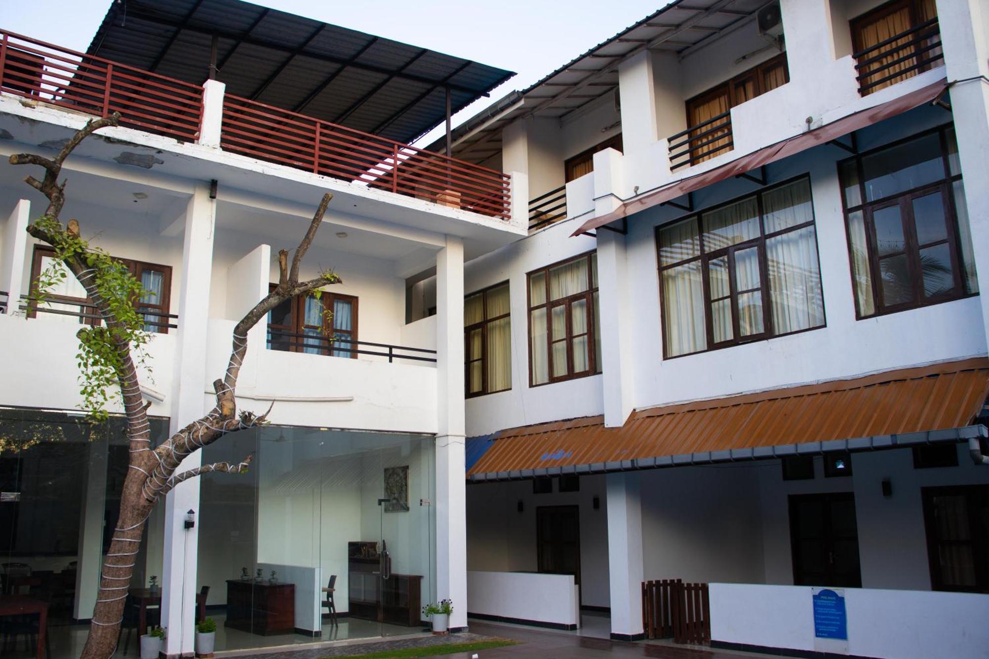 Woodnest Windmill Negombo