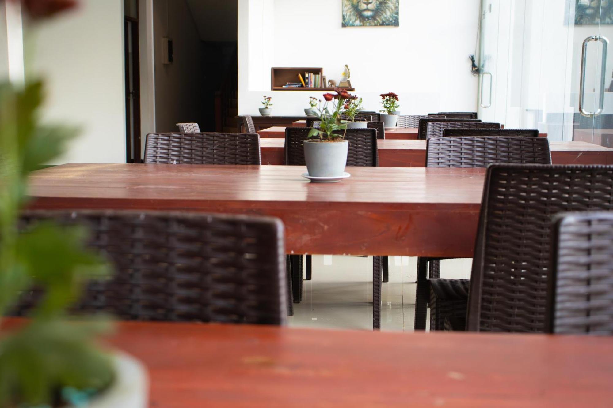 Woodnest Windmill Negombo
