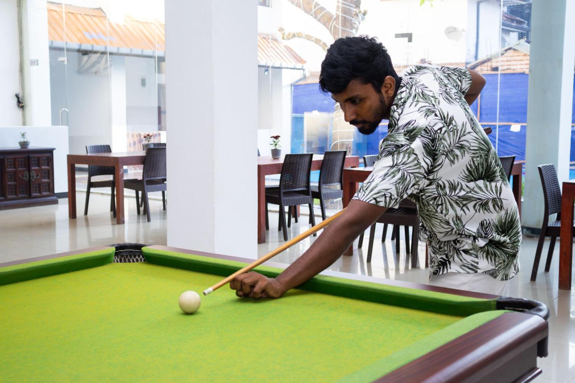 Woodnest Windmill Hotel Negombo