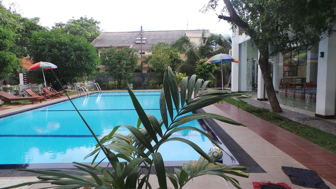 Woodnest Windmill Hotel Negombo