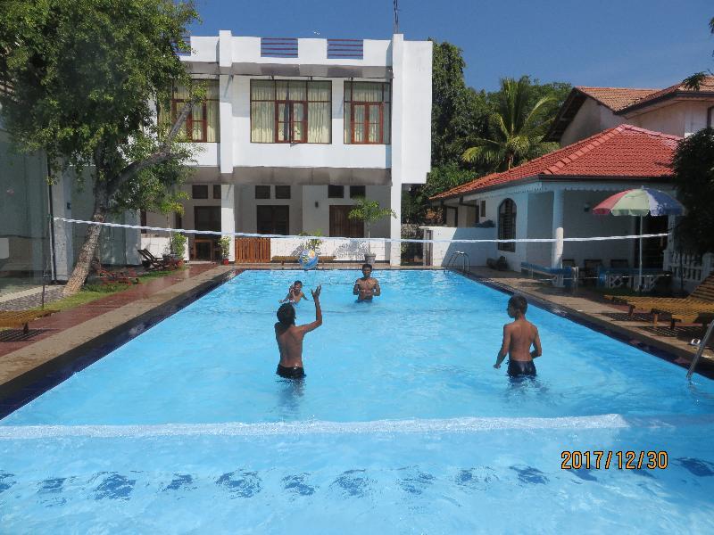Woodnest Windmill Hotel